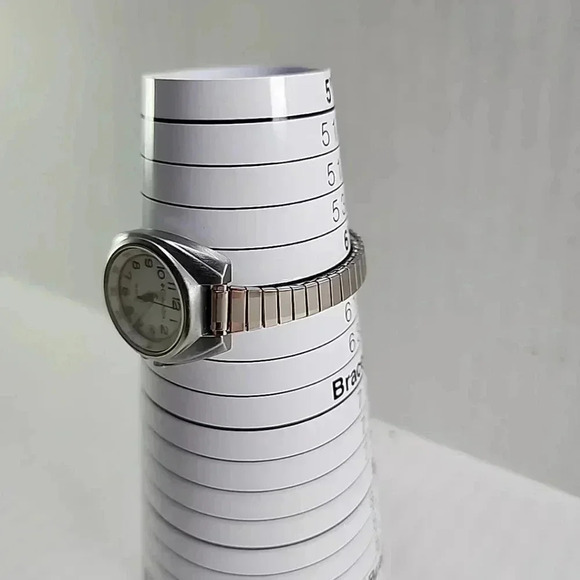 Womens Columbia Sports Watch 26mm Silver Tone Stretch Band Date 50M New Battery - Picture 7 of 14